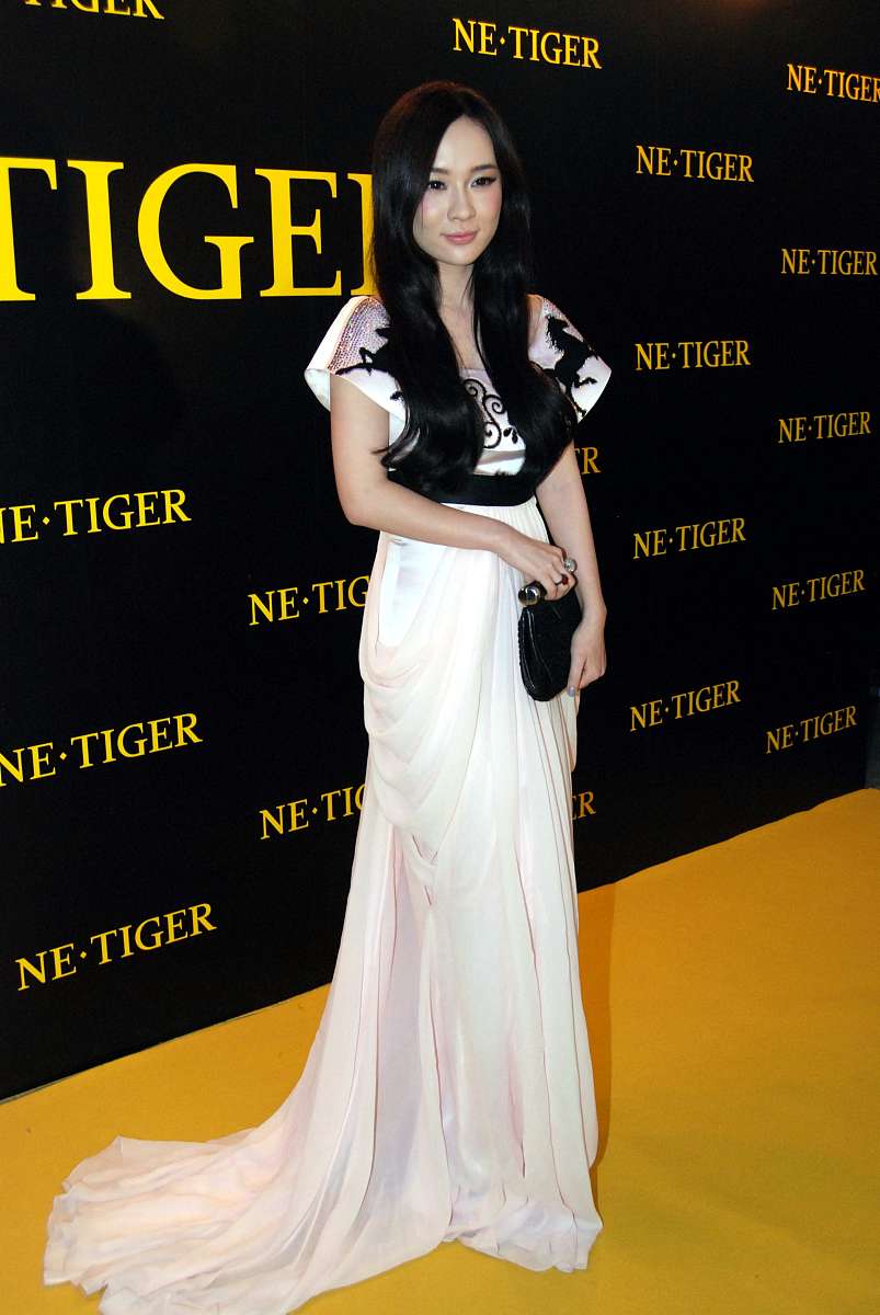 2010年11月6日,上海,霍思燕出席ne·tiger上海南京西路店开幕秀.***_*