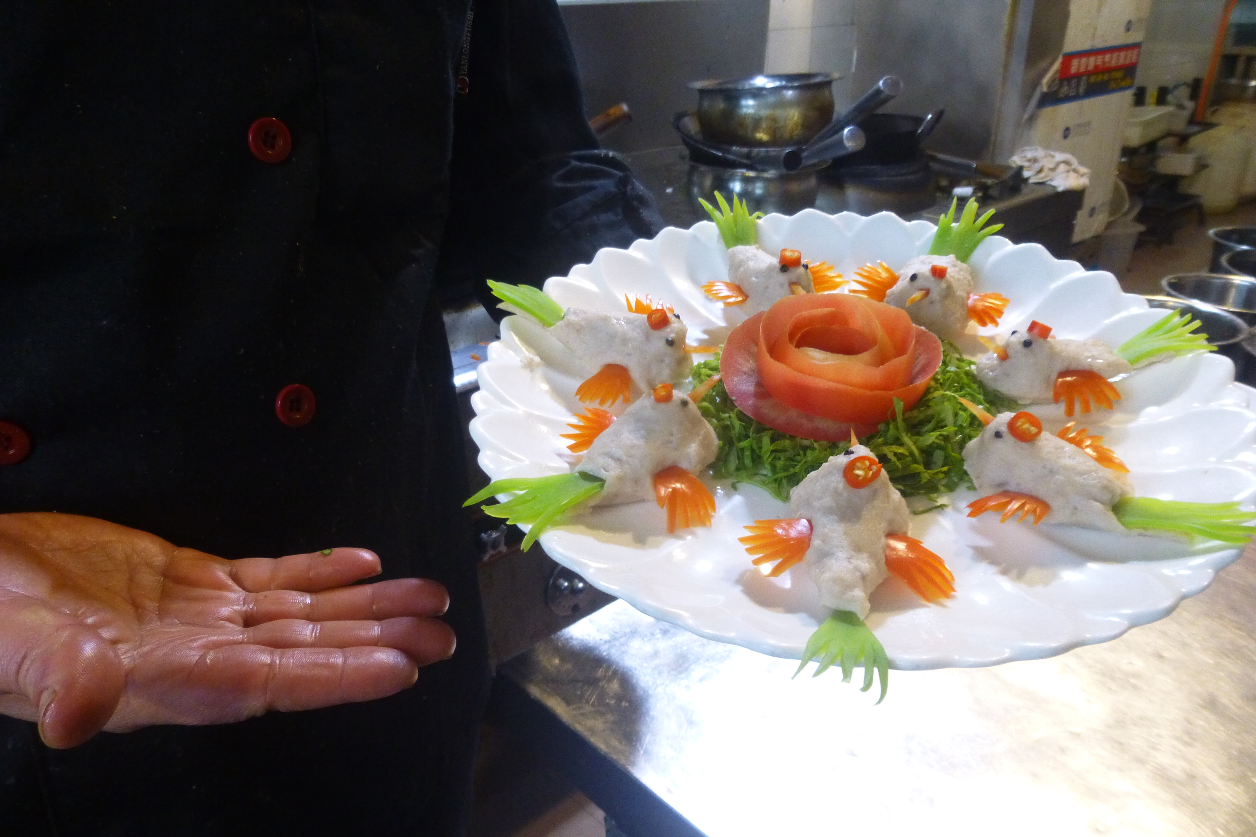 饭店举行厨艺比赛竞争厨师长,他做的这道菜有胜算把握吗