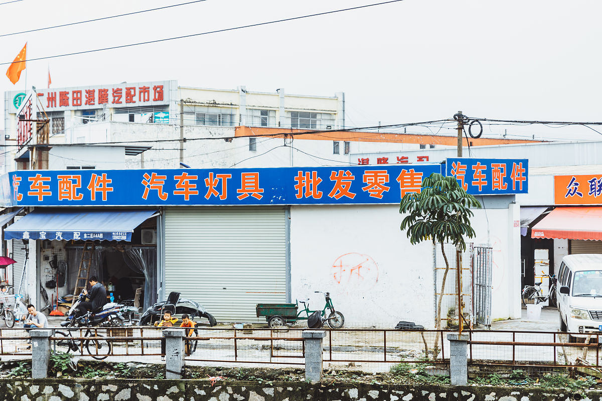 为深入推进企业文化建设增强项目团队凝聚力和战斗力启发职工创新思维5月1日下午水电五局广州白云项目部组织项目职工到当地影院集体学习观看电影《长空之王》。本次观影宣传活动的主题是：用电影唤醒激情、提升专业素养、拓展视野、增强凝聚力。这一主题高度契合了白云项目部推进企业文化建设、培养优秀人才的要求。影片《长空之王》以全方位呈现战斗机飞行员在漫长的历练中的成长和最终成功的故事为主干旨在向职工们传递奋斗、拼