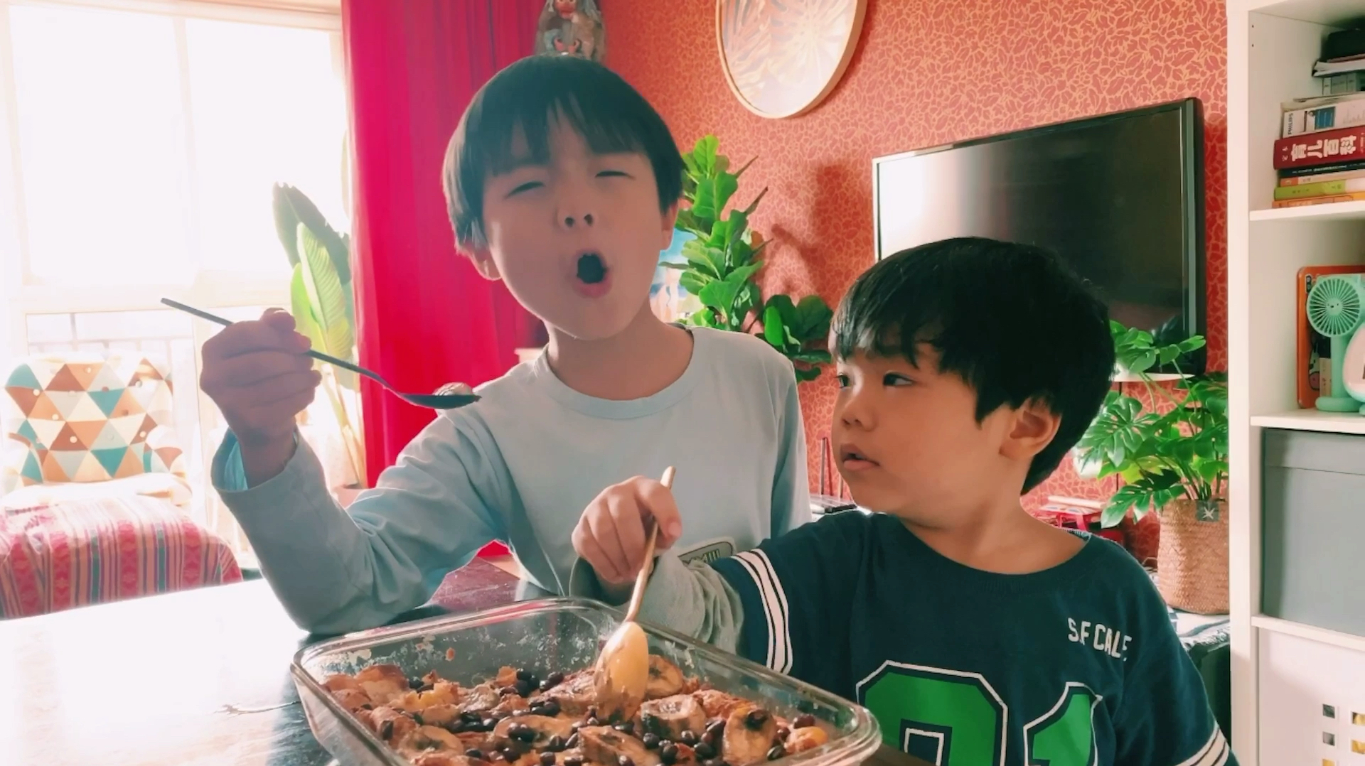 二宝妈妈教你做正宗法式甜点,面包布丁超级简单,独自带娃不困难