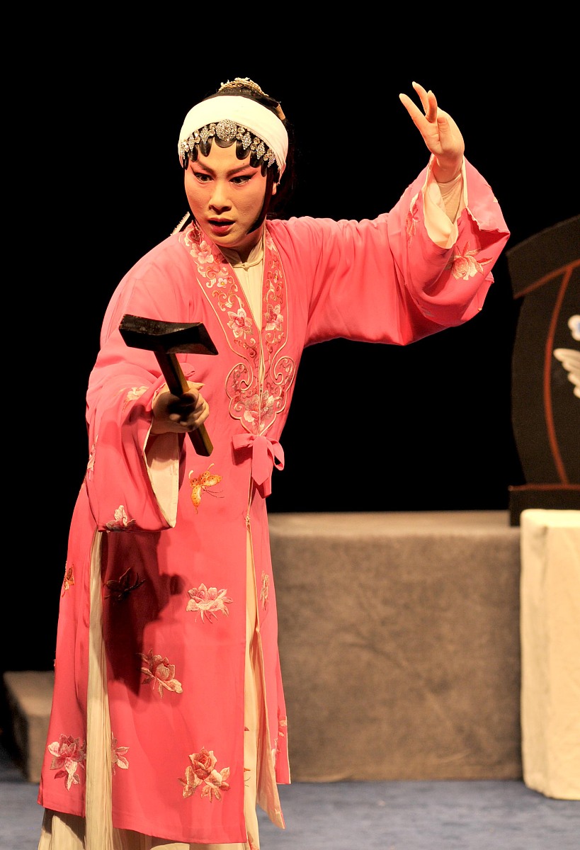 2010年3月21日,南京,江苏省昆剧院根据清代版本改编玄幻而浪漫的大型