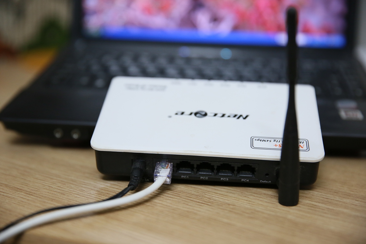 参数wifi6频段135支持网络电信联通USB口随插随用帮我优化下宣传文案