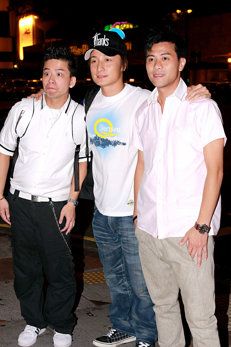 2008年7月29日,香港,金牌娱乐老总黄柏高庆生.方力申(中),梁汉文(右)+