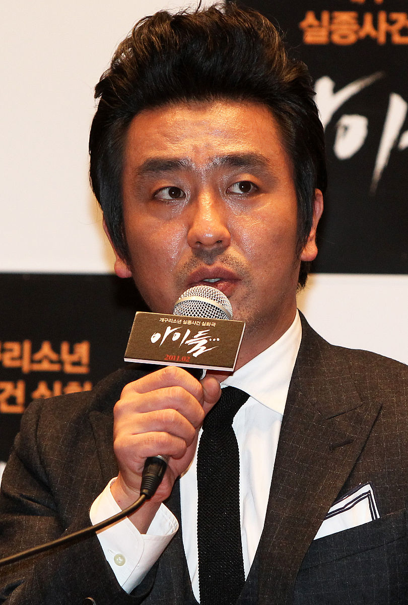 2011年1月27日讯,韩国,当地时间1月26日电影《孩子们》记者会.崔道斌 