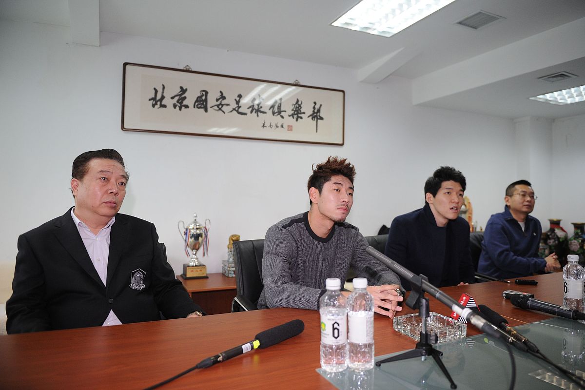 最后由刘克青主任向新来的辅导员们介绍河北新龙科技集团股份有限公司的由来和辅导员工作的经验以及工作内容。