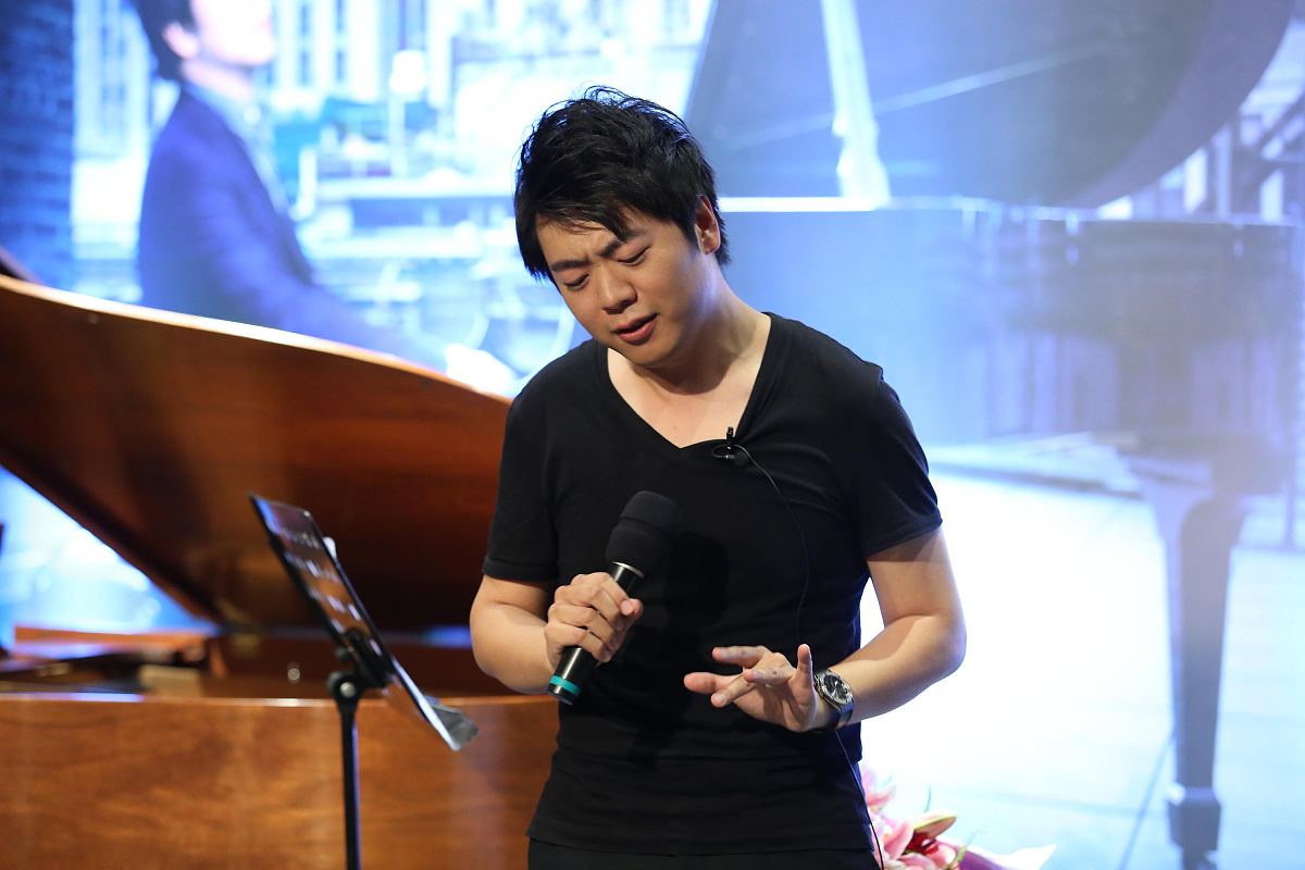 中国著名钢琴家潘林子：演奏技巧精湛，音乐造诣深厚