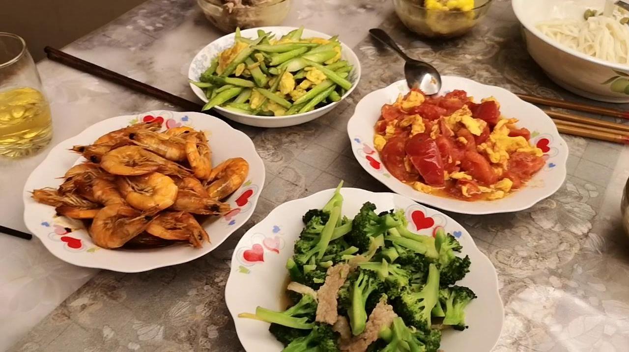 猪肉价格太贵,秀厨娘掌勺做一桌素菜,全家吃得有滋有味,太香了