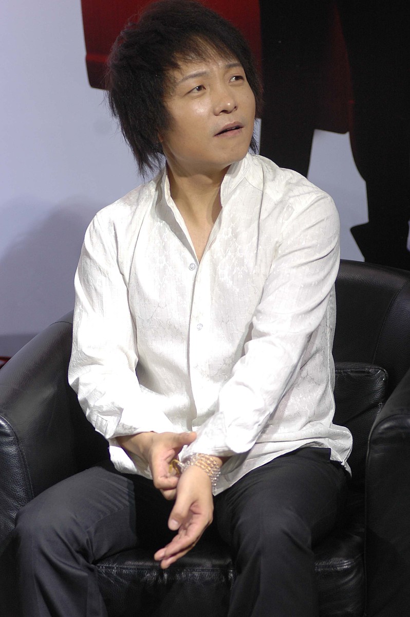 2008年11月11日,北京,电影《爱情呼叫转移2》官网启动仪式举行.许巍++