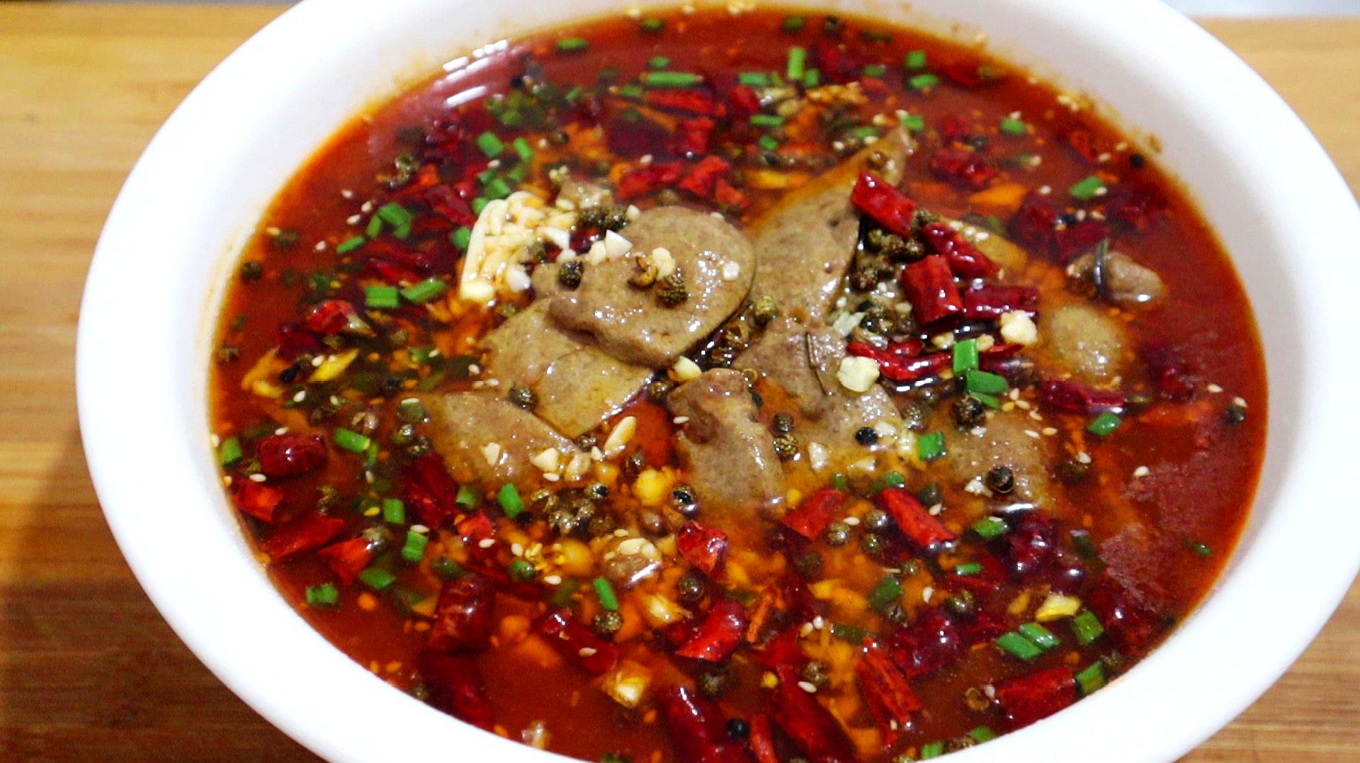 这才是水煮猪肝的正确做法,猪肝滑嫩无腥味,麻辣鲜香超下饭