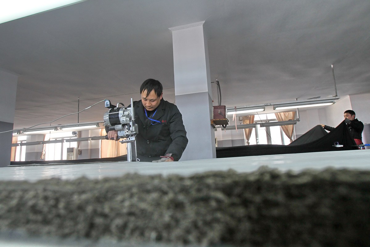 你的角色是新疆东方希望有色金属有限公司财务会计岗位的实习生，请介绍实习岗位的工作内容，不能直接抄袭他人观点和概念。