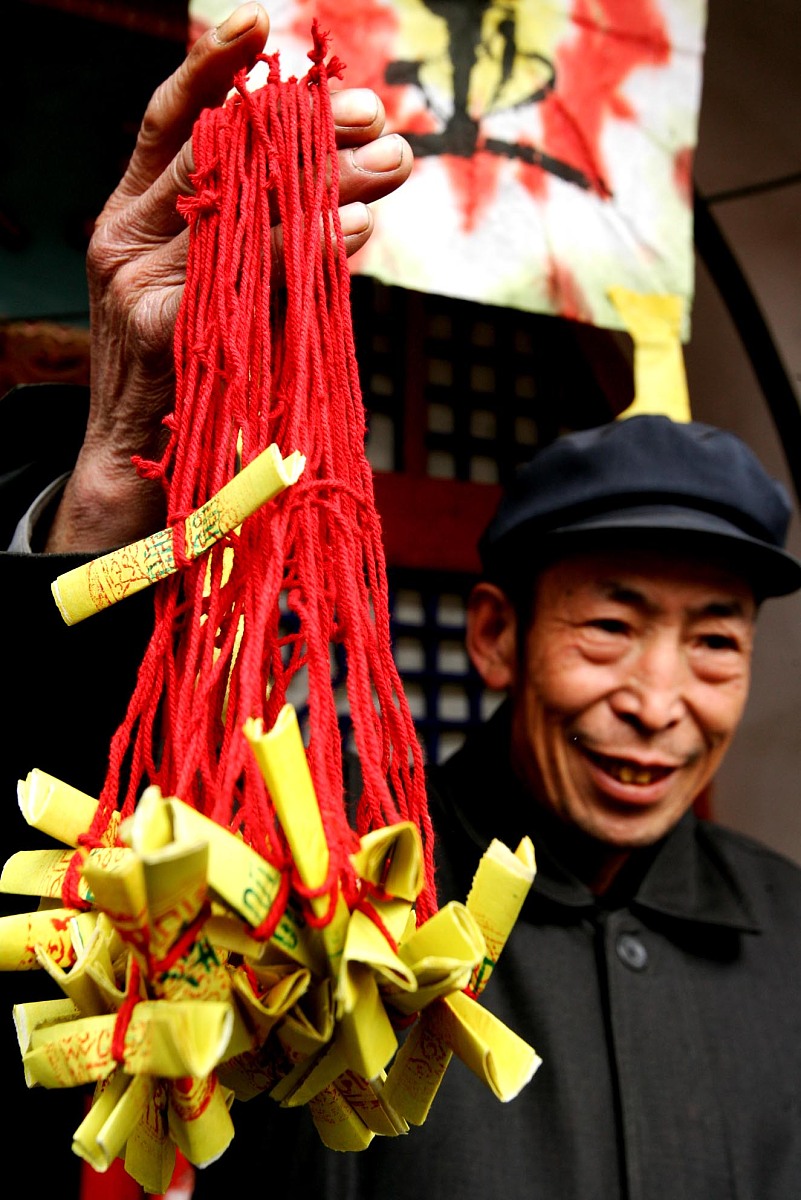 女九十大寿可以写松龄鹤寿吗帮我用210字详细描述
