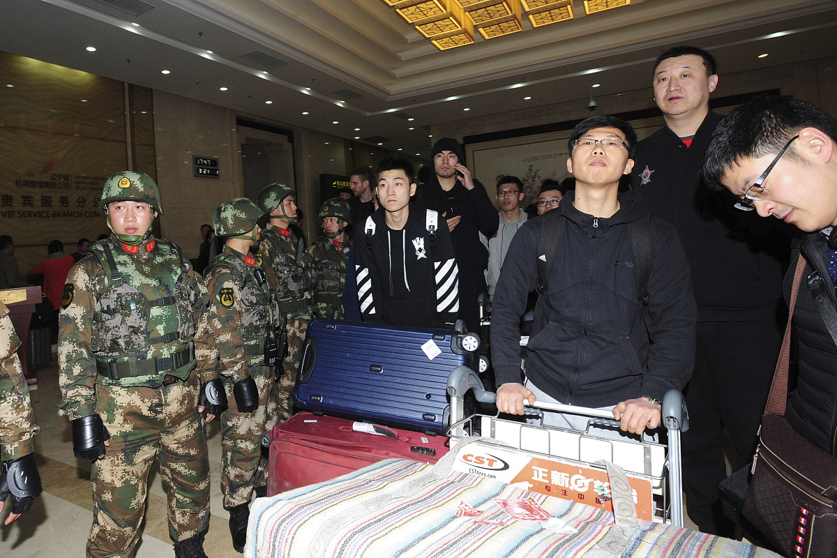 特勤人员看管政治犯的心得感悟：孤独、沉默与责任