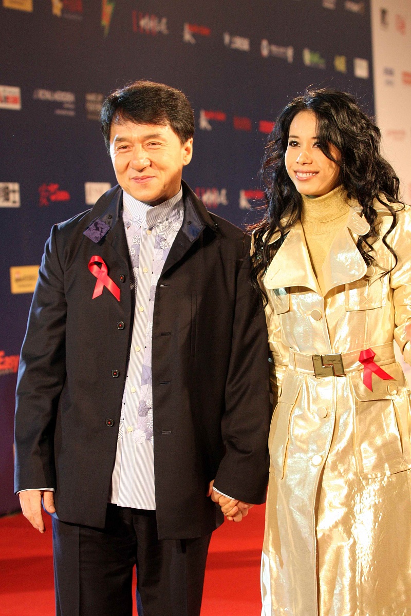 2009年12月2日,上海,2009mtv超级盛典红毯.              ***_***成龙