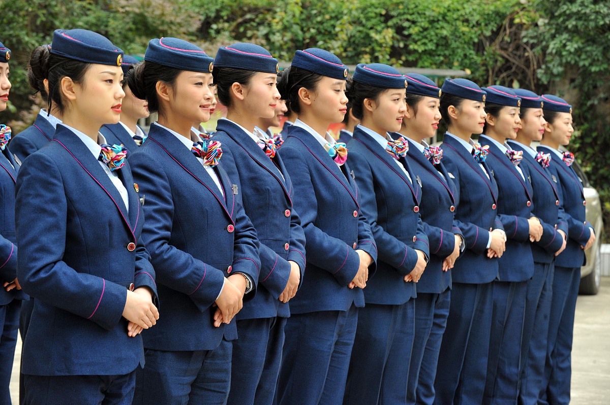 2020年重庆财政学校动车铁路乘务专业简介