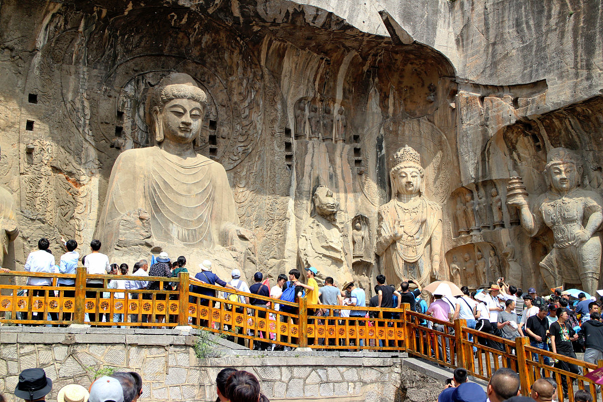 我去洛阳旅游 帮我写发微信朋友圈的文案