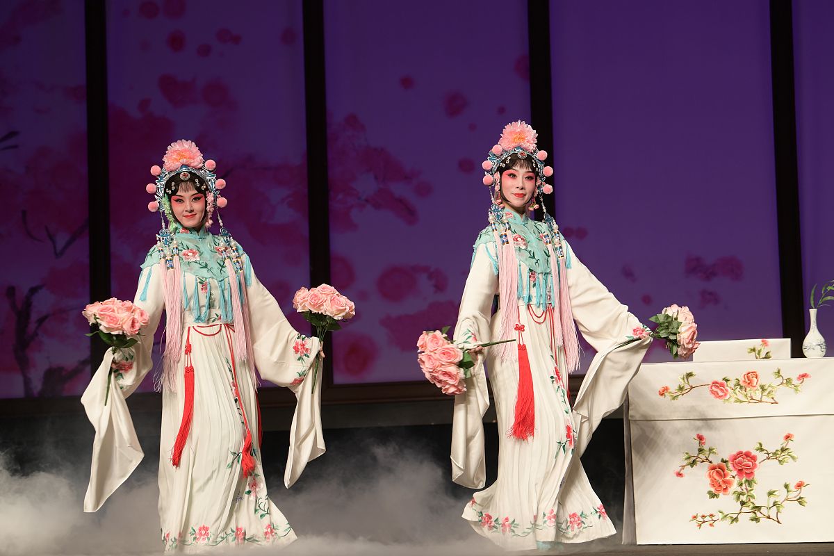 摘锦版《牡丹亭》是昆山当代昆剧院传承的首个全本戏,由著名昆曲表演