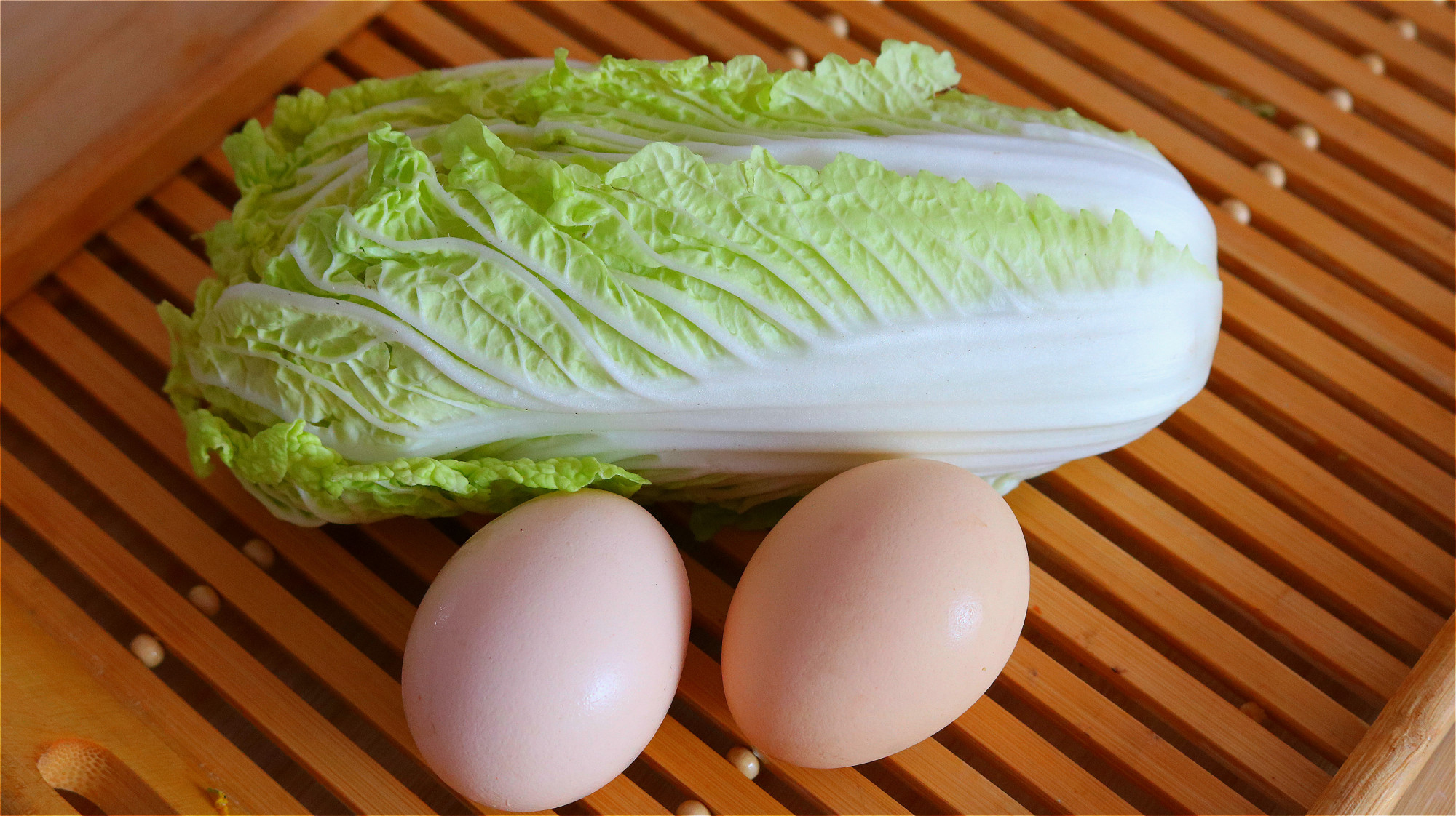 白菜是宝,加2个鸡蛋真美味,端上桌孩子吃的可香了,越吃越上瘾