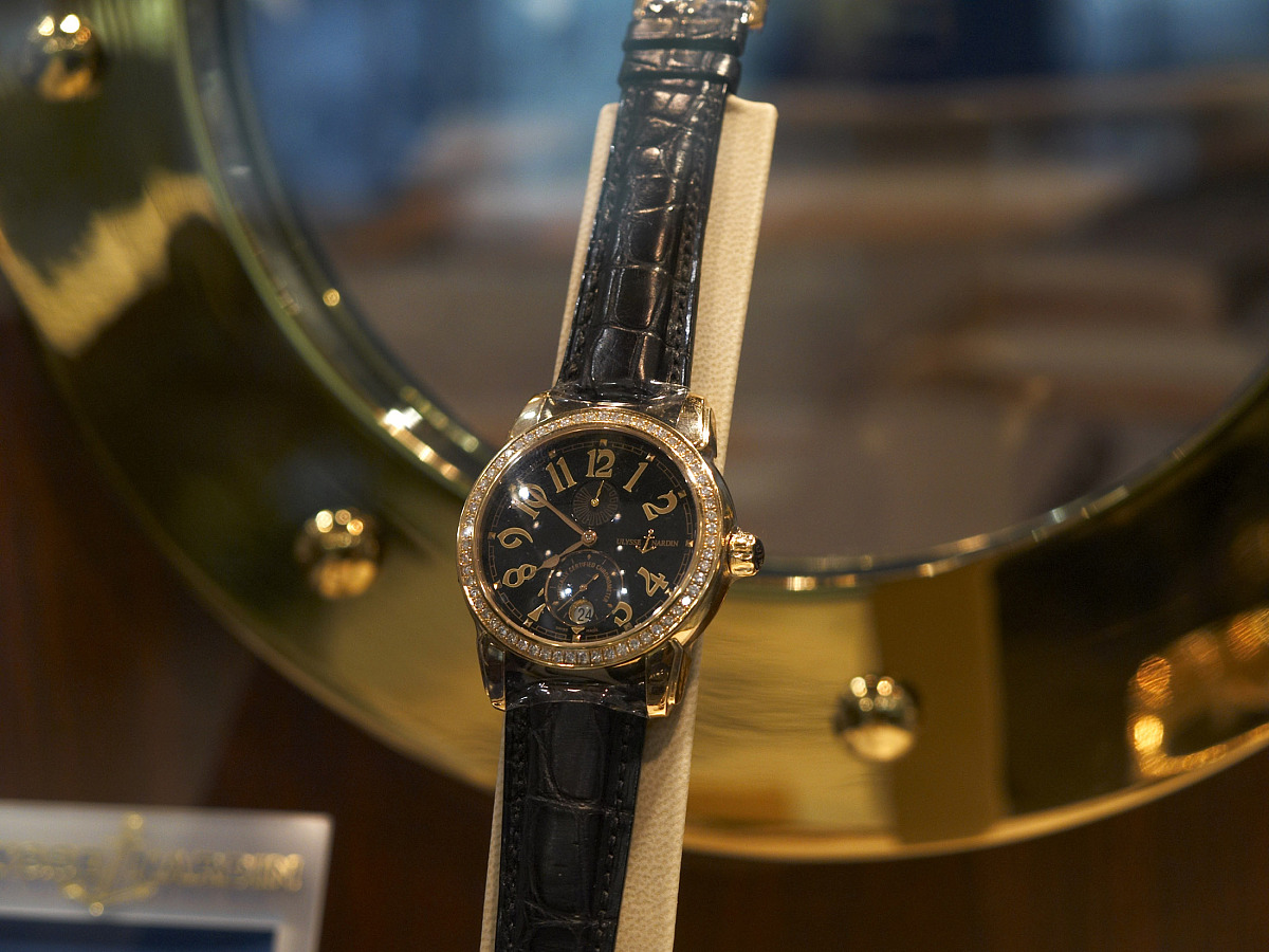 2006年5月15日,瑞士雅典表(ulysse nardin)万年历顶级手表北京首度展