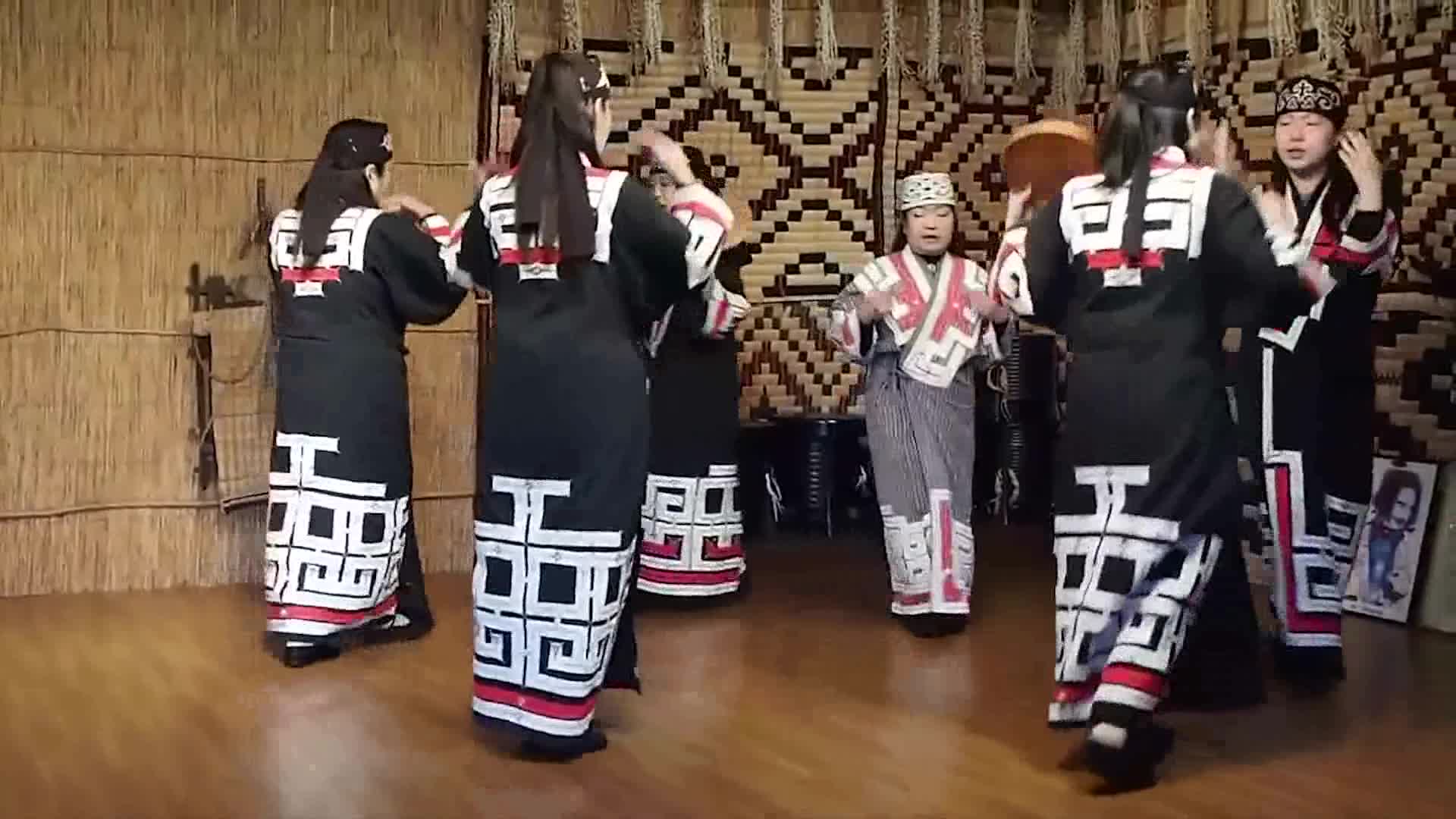 日本巫师祭祀舞蹈
