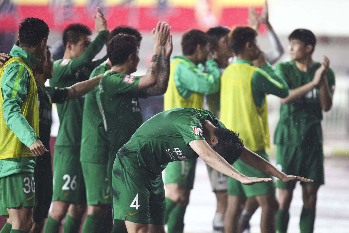 2019年5月4日,广东广州,2019中超第8轮,恒大淘宝0-1国安,国安将士赛后