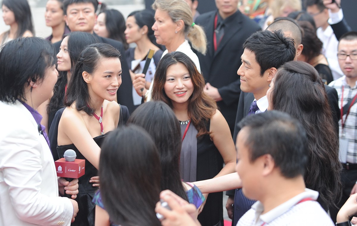 怎么和陌生人打招呼可持续聊天下去