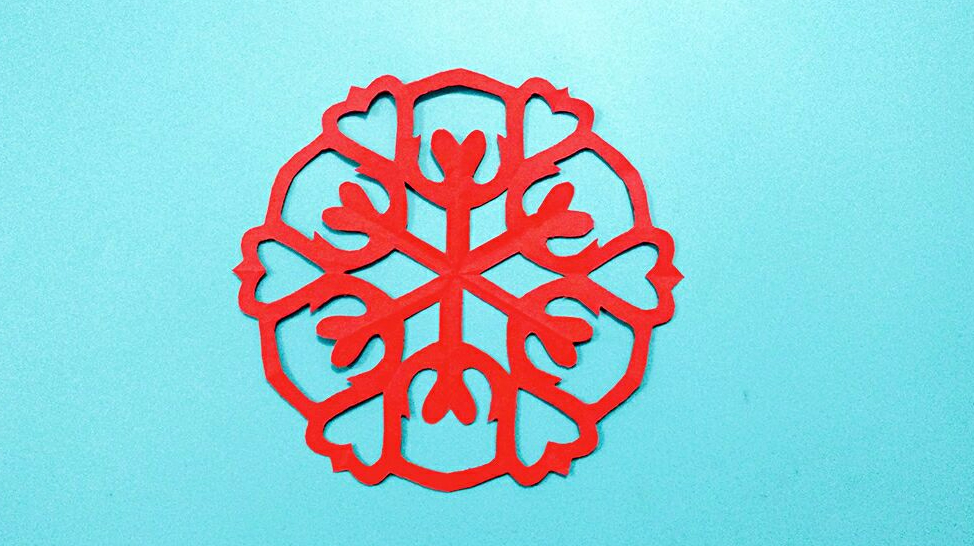 很简单的爱心雪花剪纸“简单剪几刀,比买的还漂亮”手工视频