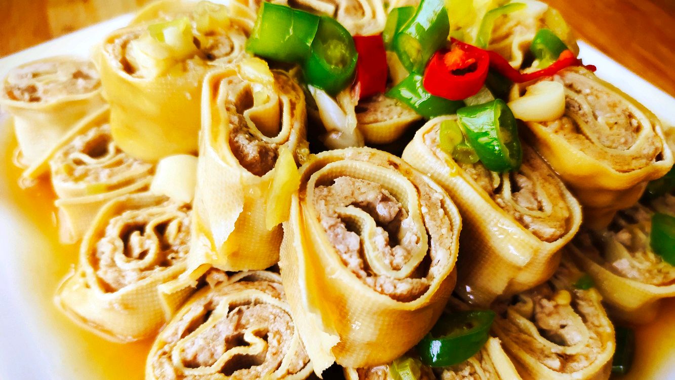 大厨教你做豆腐皮卷肉,减肥路上的拦路虎,一口一块吃着真过瘾