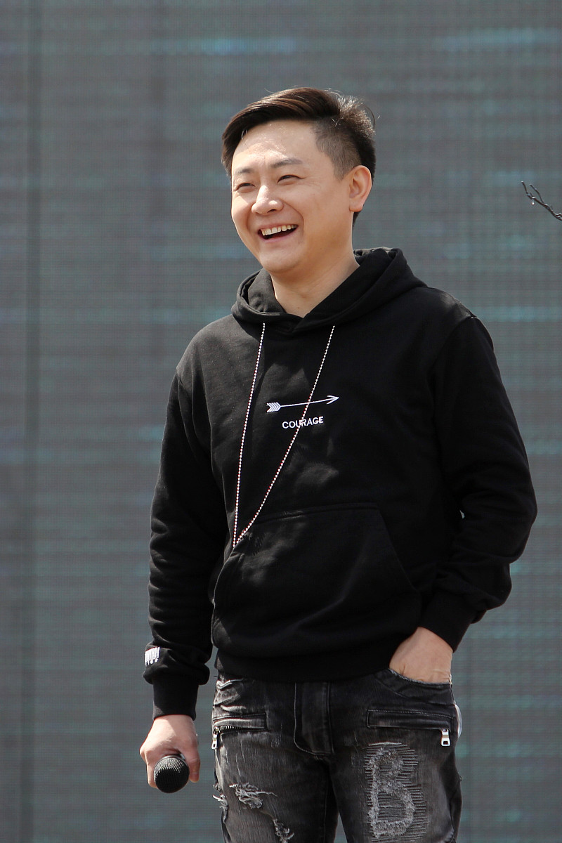 2018年4月7日,武汉,欢乐谷举办《恋与制作人》线下首场全明星见面会.*