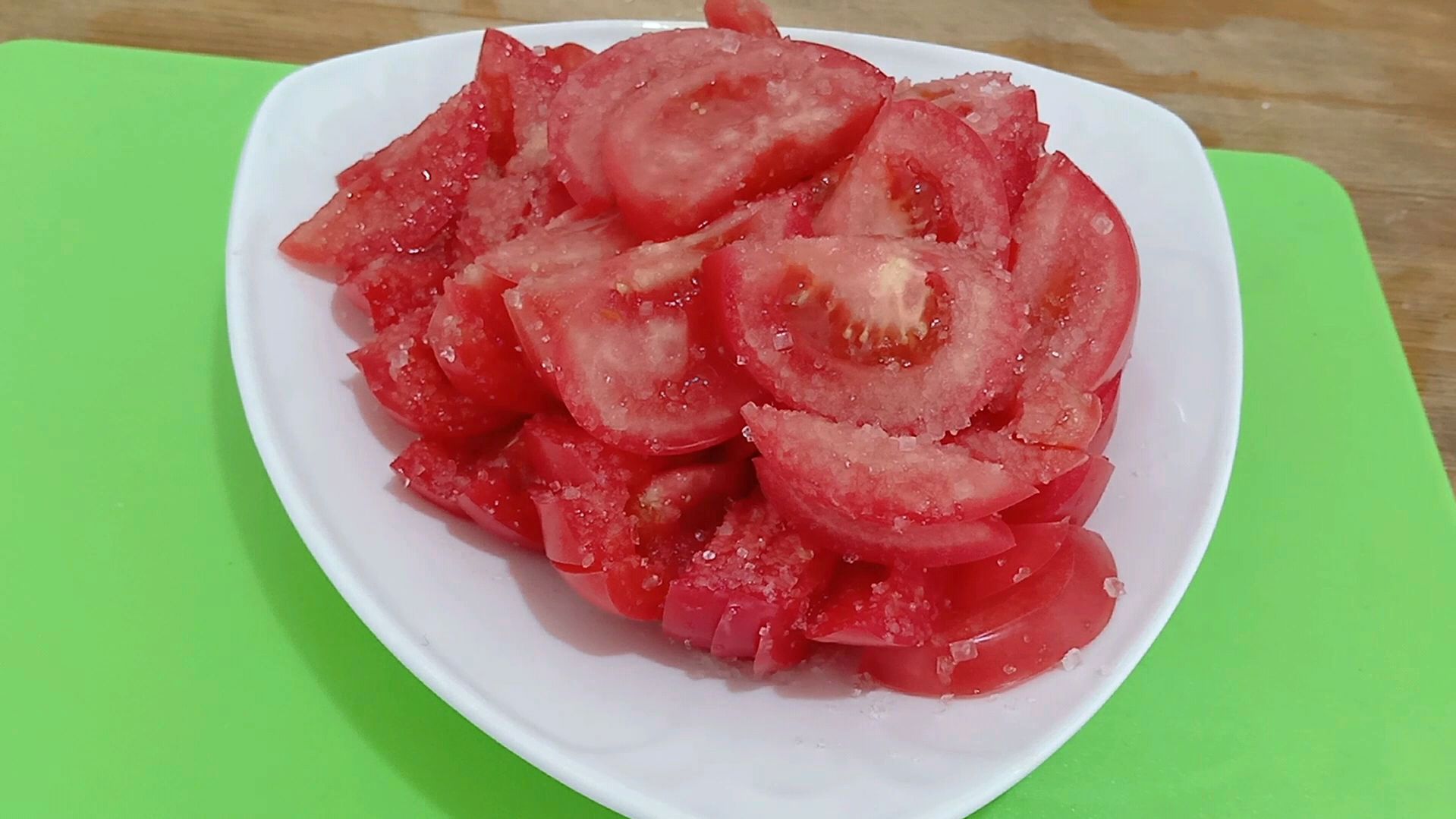 分分钟做好糖拌西红柿,好看又好吃,上桌就抢光