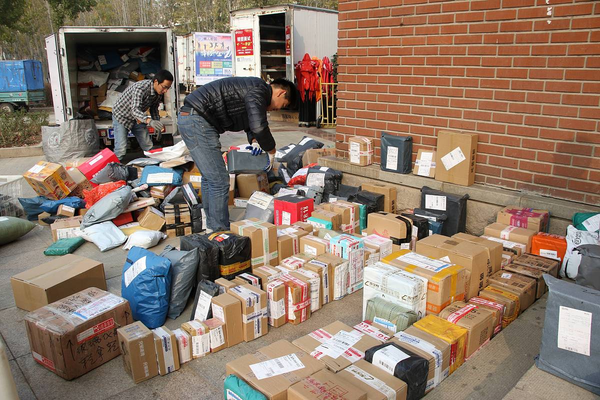 高校校园快递现状分析与优化策略：快递企业与高校商店合作模式