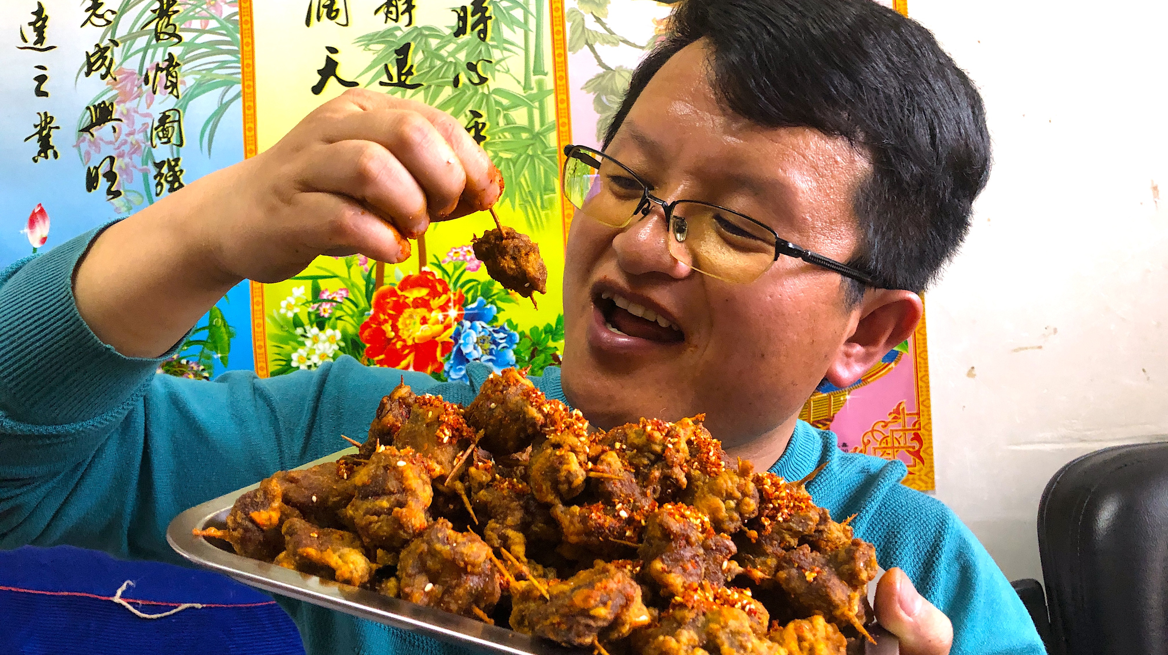 想吃牙签肉,小哥教你这样做?选用羊身上最好的肉,吃着真过瘾