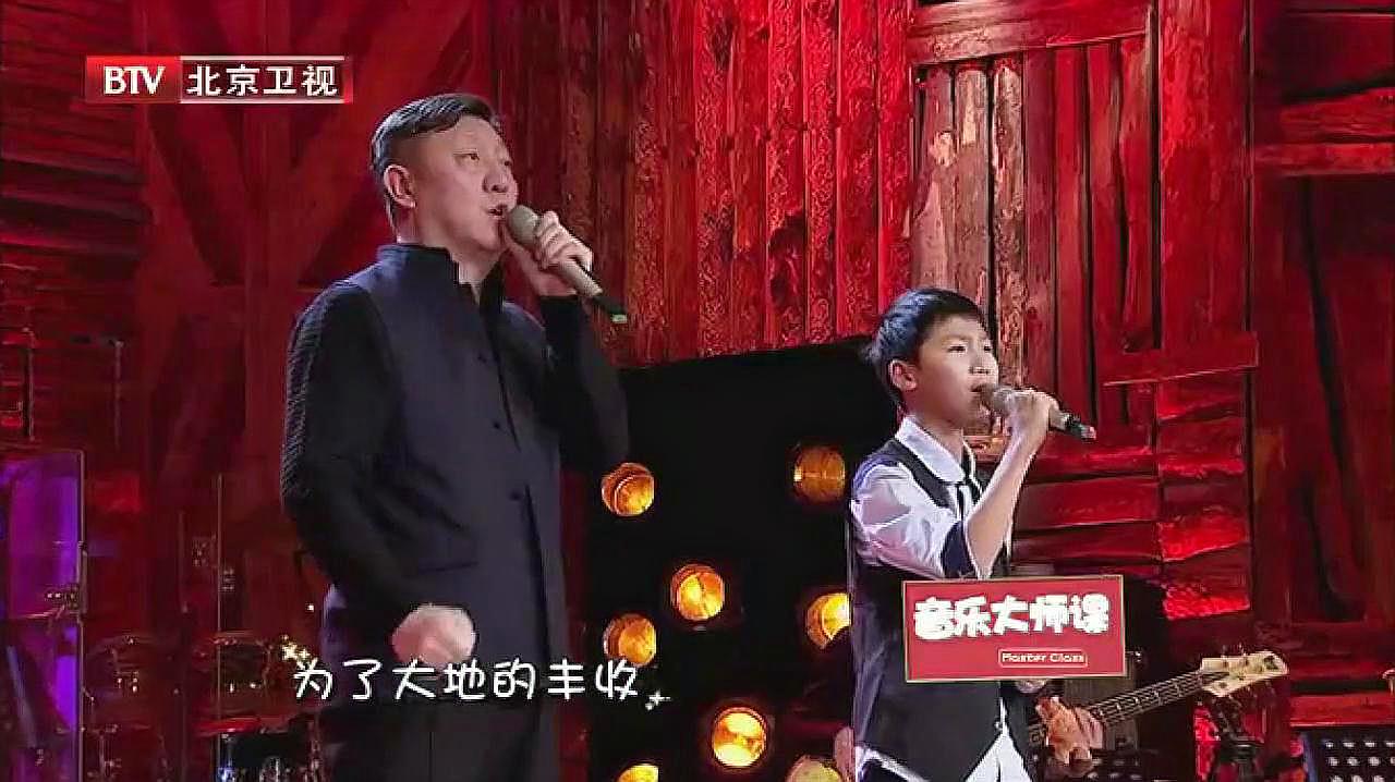 [图]音乐：韩磊，吴骏飞演唱《少年壮志不言愁》，俩人唱这歌超有感觉