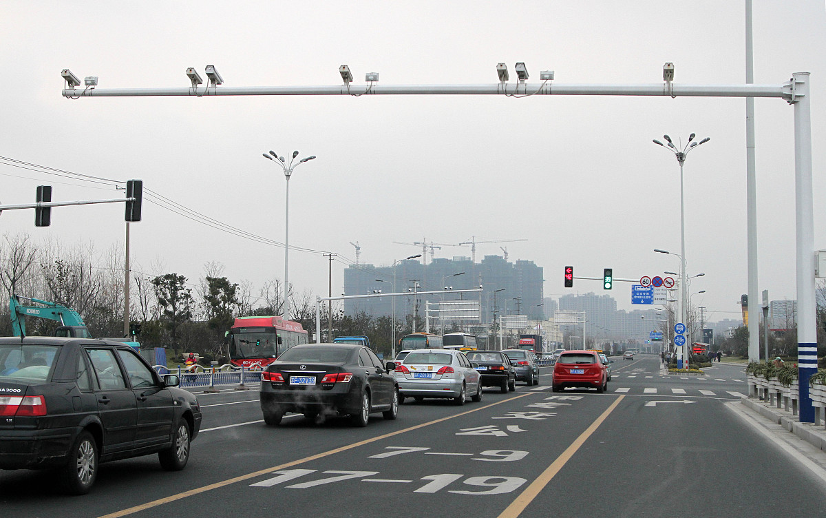 一查处违章数量：二典型违章问题及数量：三违章的特点：四违章治理成效分析：