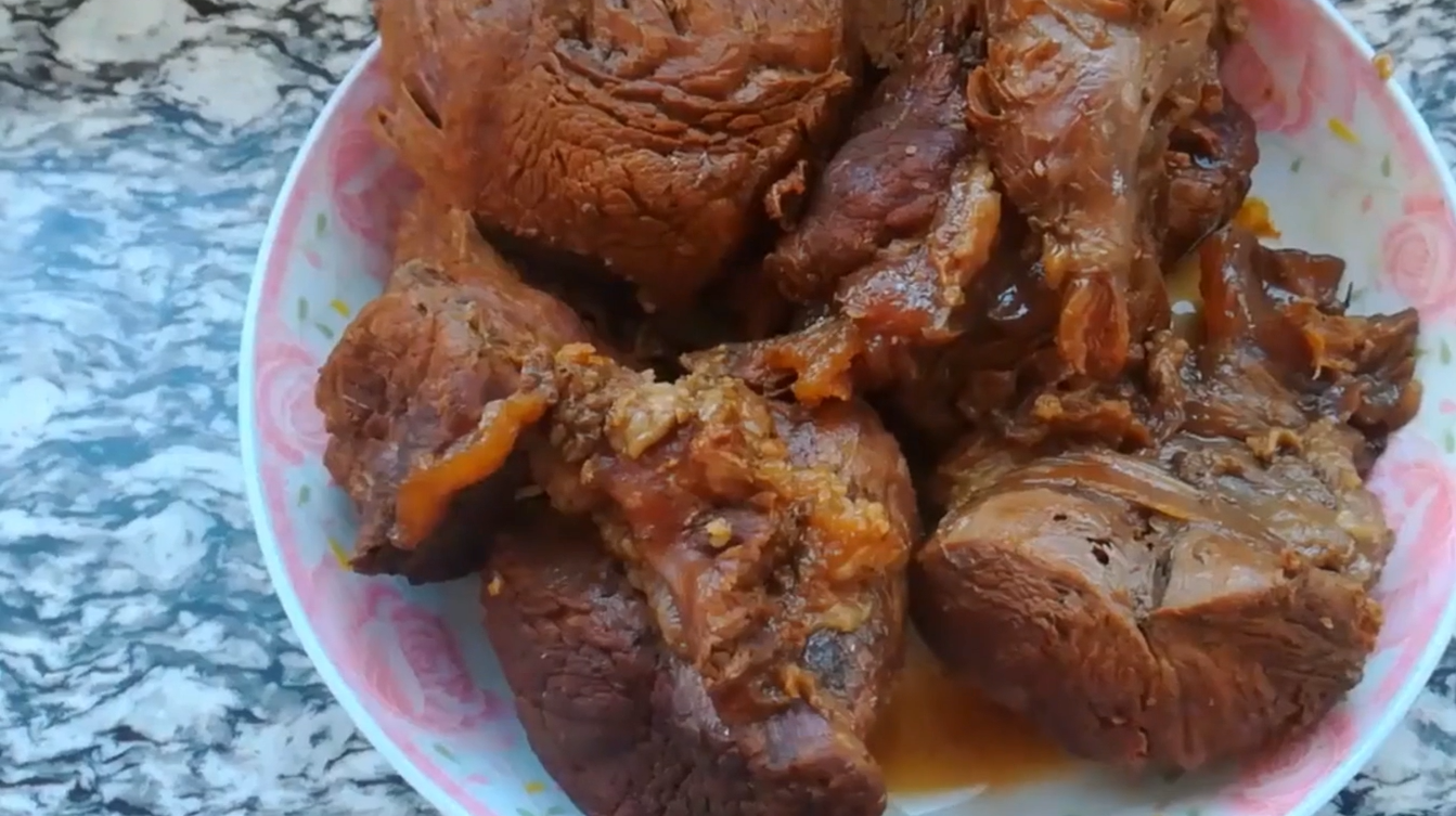 酱牛肉家常做法,简单几步完成,小火慢炖才入味
