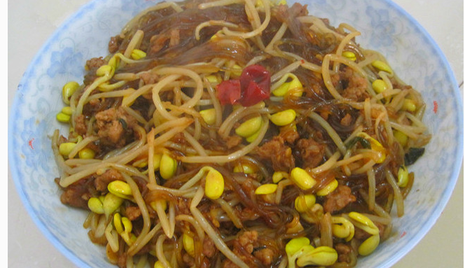 黄豆芽炒粉丝,好吃健康,家人都抢着吃!