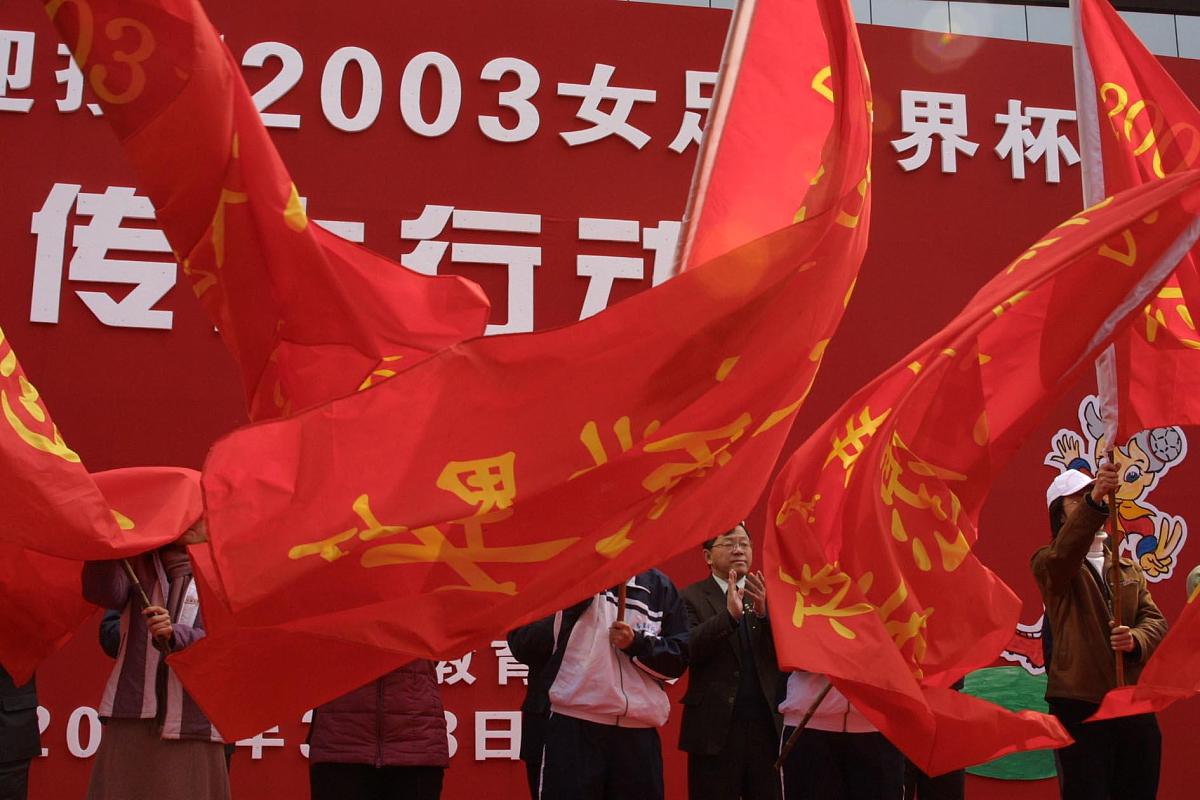 弘扬98抗洪精神，传承红色血脉