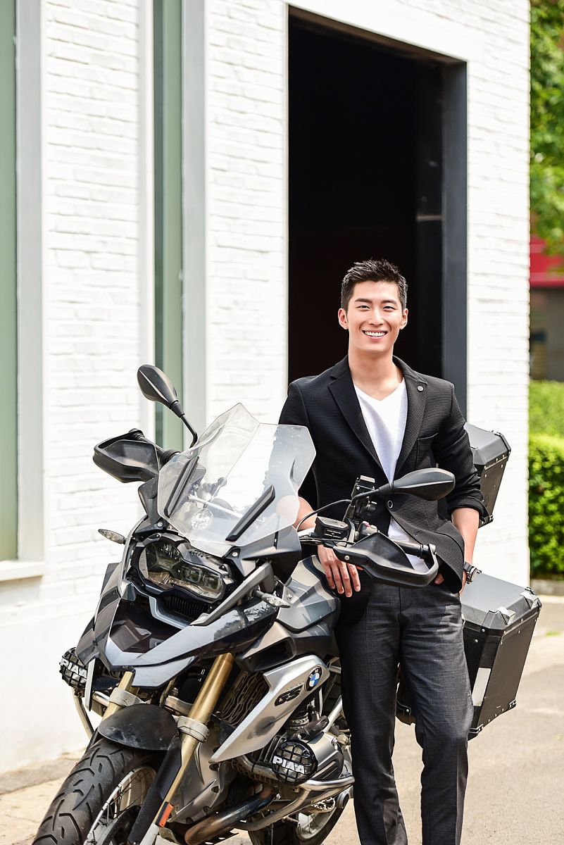 请帮我写1篇不少于800汉字的博客文章语言要幽默口语化。主题是：十大必看经典泰剧好看的泰剧