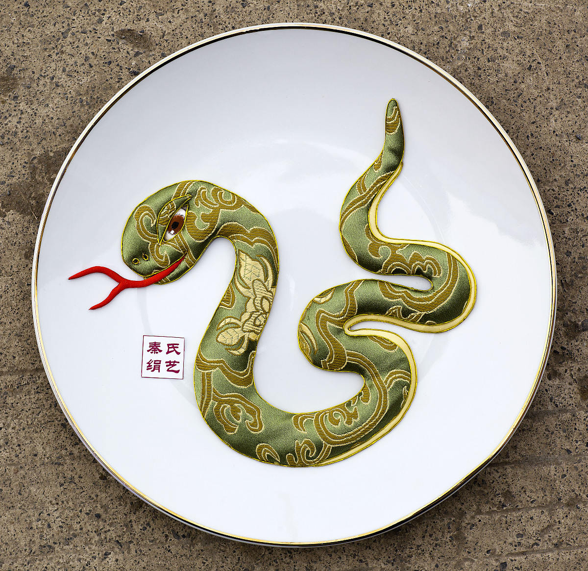 梦到蛇？周公解梦专家在线为你解读！