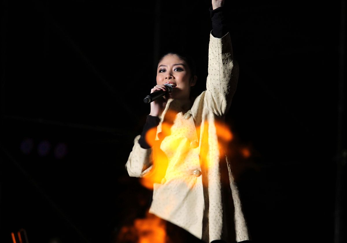 10月2日,歌手陈慧琳在南通音乐节上演唱歌曲.+++_+++音乐节,音乐盛宴,