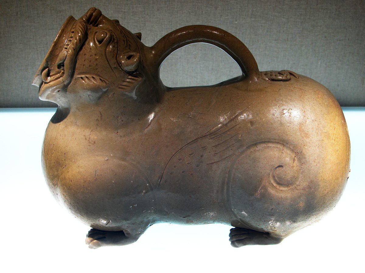 ***_***青釉虎子,西晋,1974年南京市栖霞甘家巷出土,中国国家博物馆文