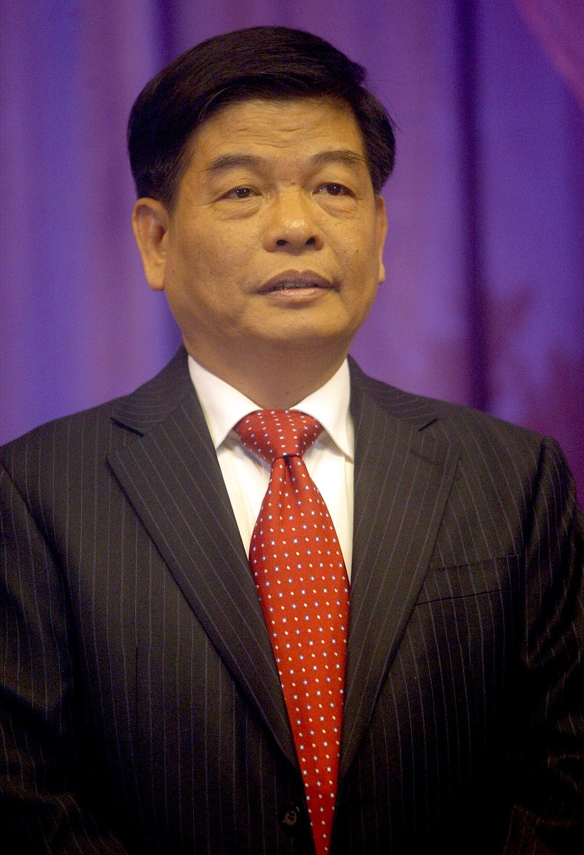 请写一首结婚10周年纪念日五言律诗