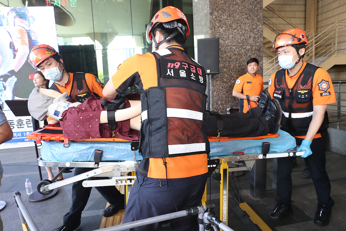 地铁事故救助原则：保障生命安全、确保调查公正