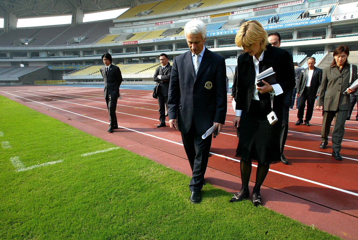 2005年11月3日,国际足联官员在上海考察了2007年女足世界杯比赛场地—