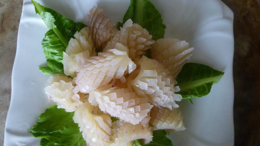 鱿鱼花刀的切法,这样切过之后,更美观更容易入味