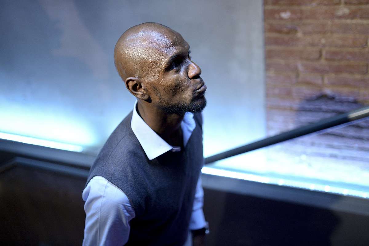 对象不愿意发照片如果对象不愿意发照片您需要尊重他们的决定。您可以尝试和他们沟通了解他们的原因并尝试解决问题。如果问题仍然存在您需要接受他们的决定并寻找其他方式来建立信任和沟通。重要的是要记住个人隐私权是受法律保护的并且对方有权决定是否分享他们的照片。追问或强迫对方发照片可能会破坏您们之间的关系甚至可能导致对方失去信任和尊重。相反您可以通过其他方式来建立信任和沟通例如分享您自己的照片或者在其他方面展