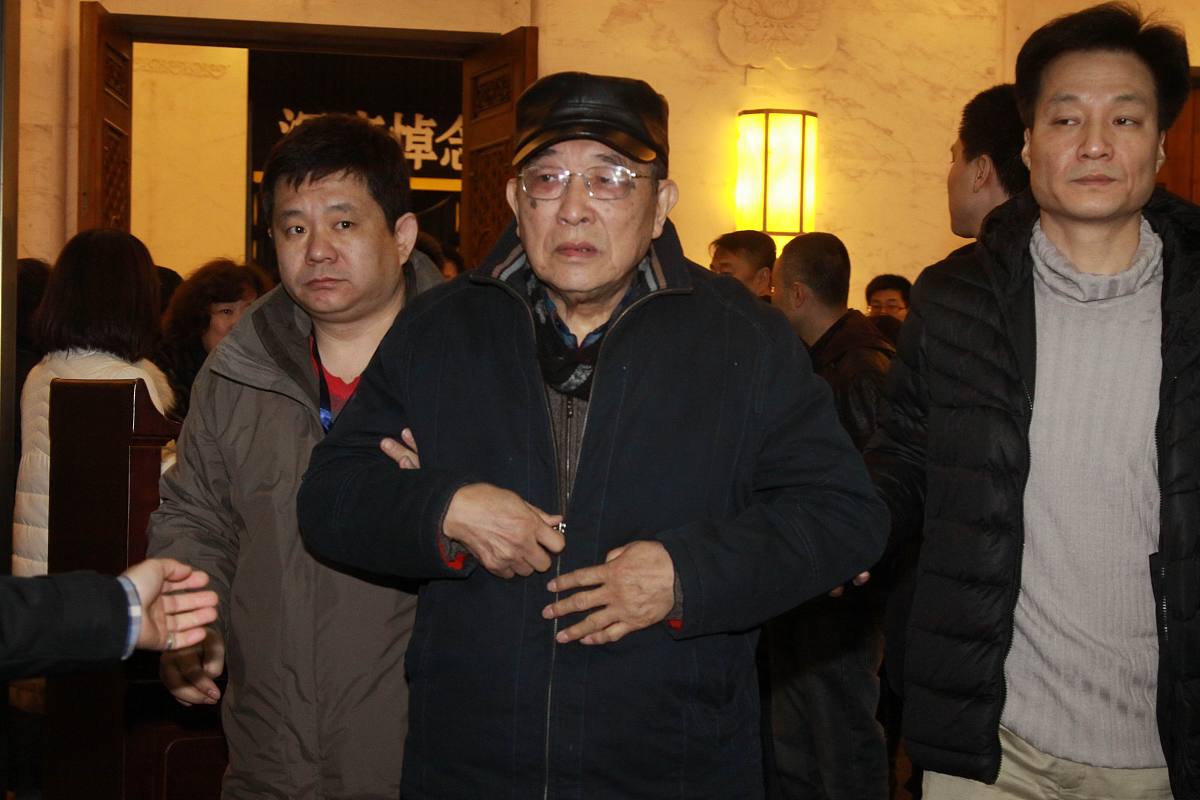 2015年03月08日,北京,评书泰斗袁阔成葬礼举行.***_***赵连甲