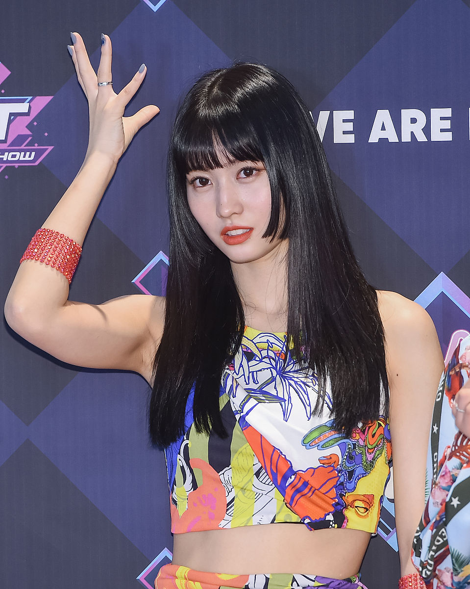 2019年4月25日,首尔,明星参加《m倒计时》节目彩排.momo of twice att