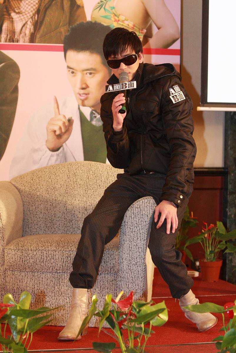 2010年2月28日,北京,首部涉及精神病题材电影《a面b面》发布会.***_**