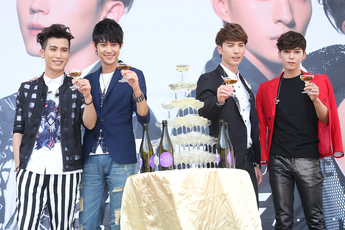 金瀚质问曹雨臣：'为什么是张艺兴'？ 两人关系引猜测