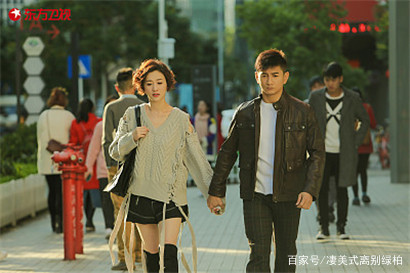 李小冉《月嫂先生》烫泡面头扮成熟,吴奇隆上